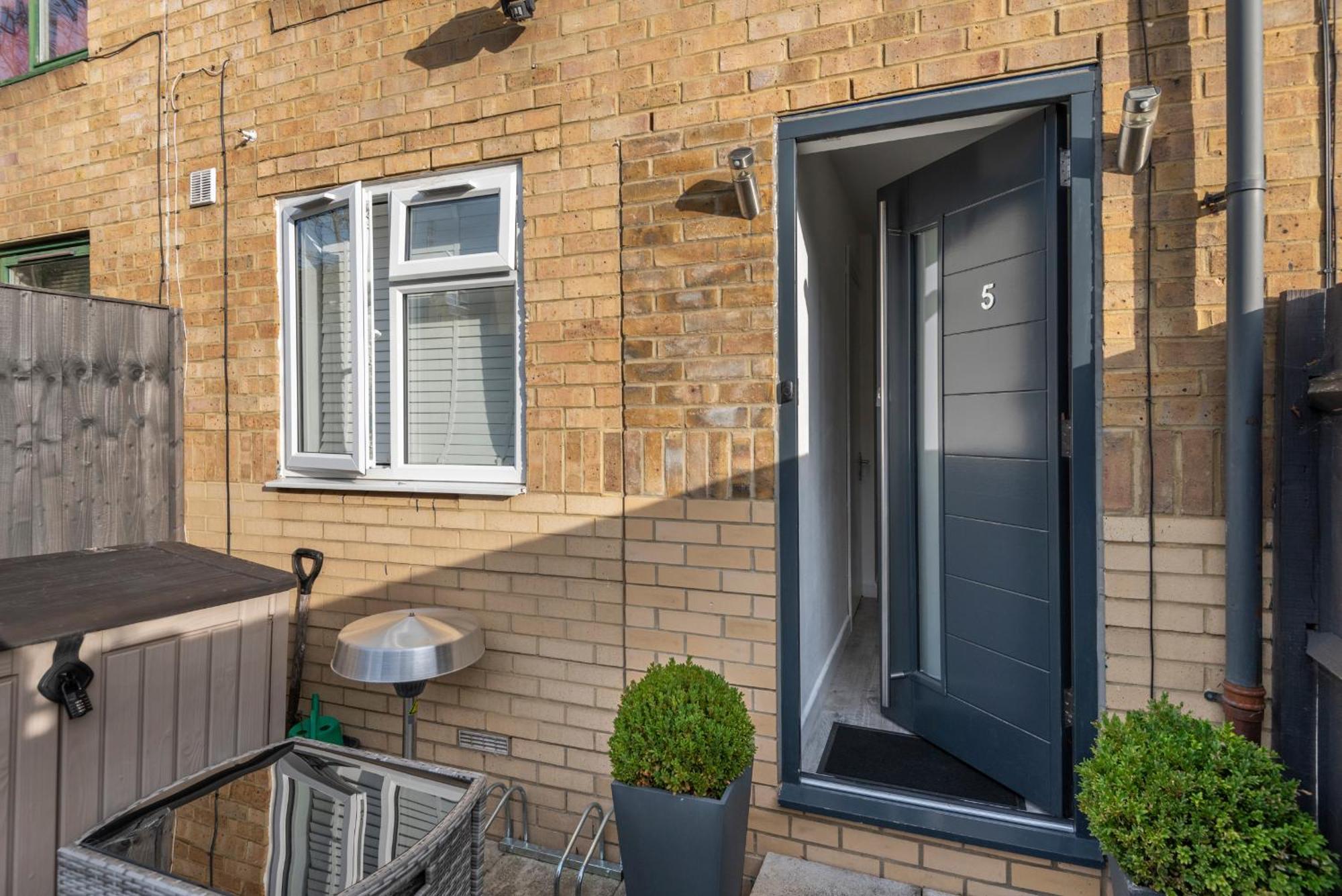 2 Bed Town House With Garden In Hackney, London Apartment Ngoại thất bức ảnh